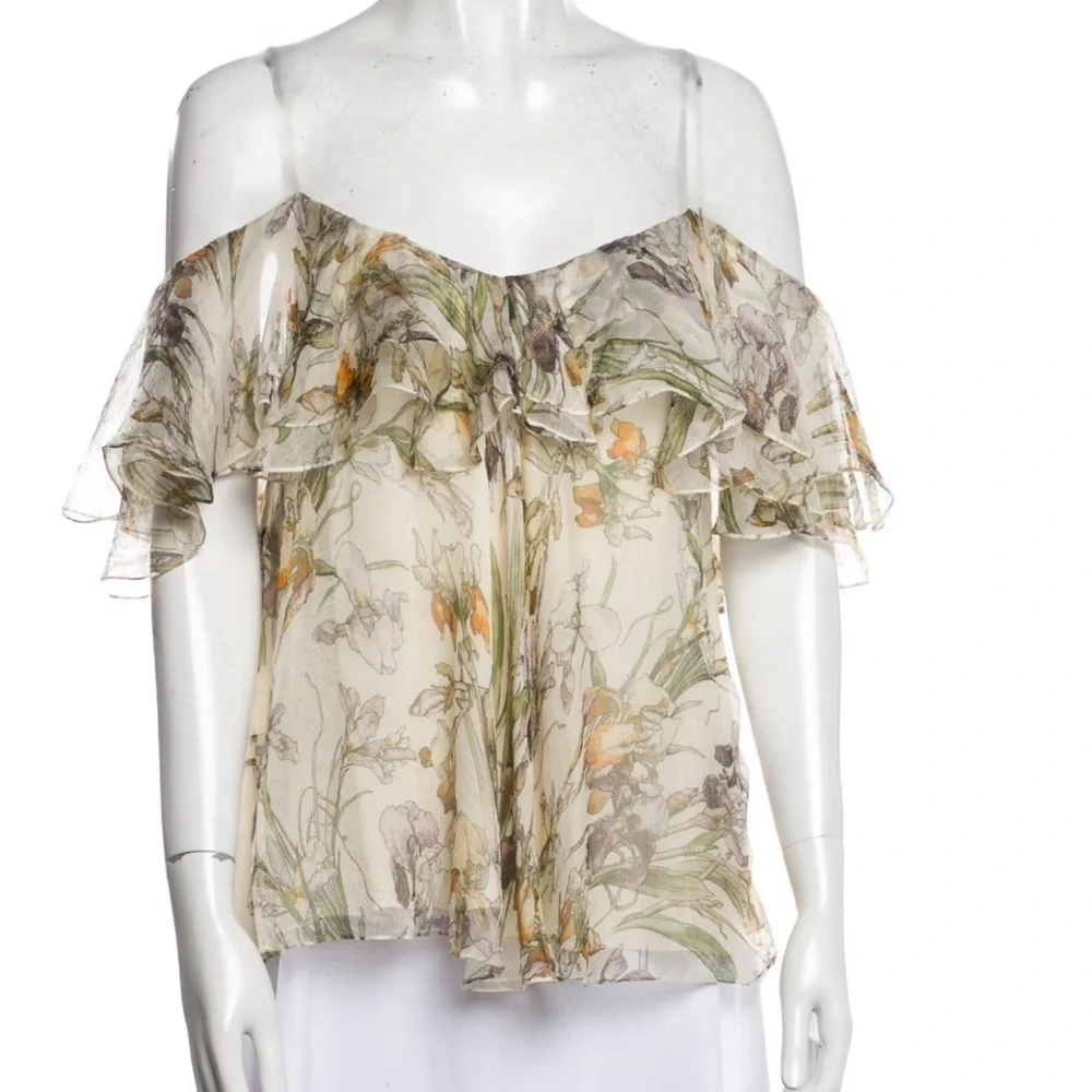 Alexander McQueen Floral Frill Cold Shoulder
Women's Ivory Top Size 42 (L) - Picture 3 of 12